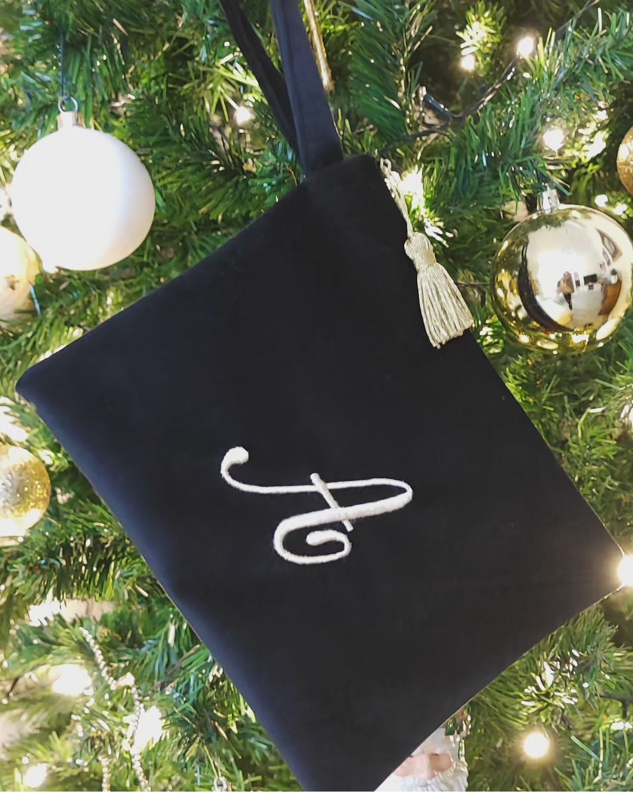 Pochette in velluto con iniziale in argento (X-Z) - Preordina