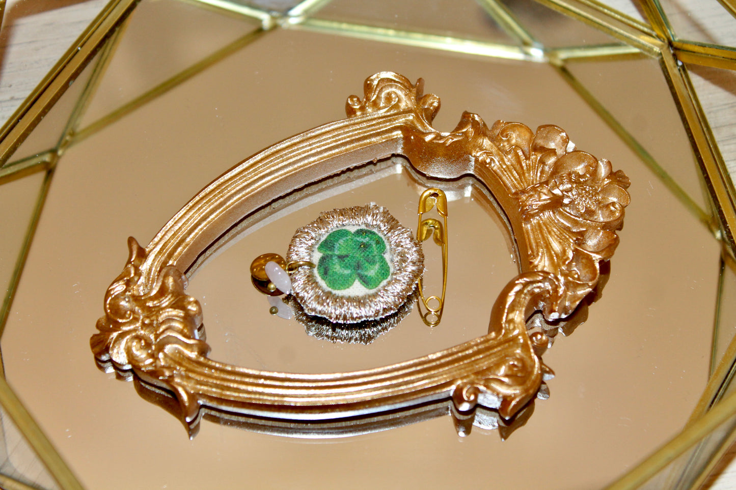 Arte da indossare- Spilla quadrifoglio" Fortuna"